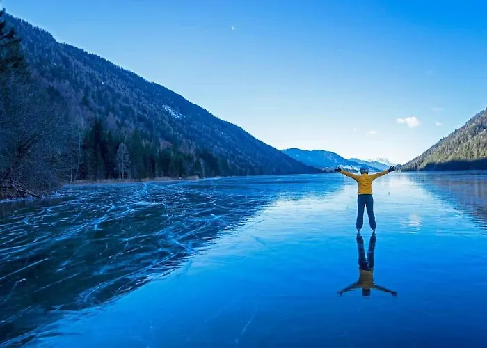 Turm In Den Bergen Dom wakacyjny Ausserfragant