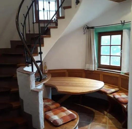 Turm In Den Bergen *