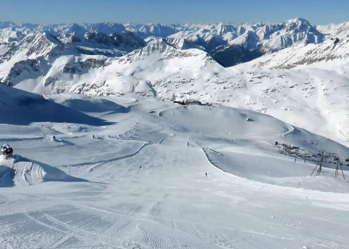 Turm In Den Bergen *